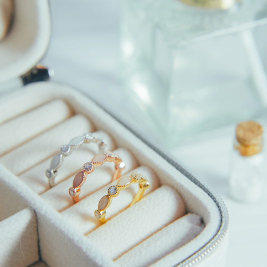 ハーフエタニティ リング