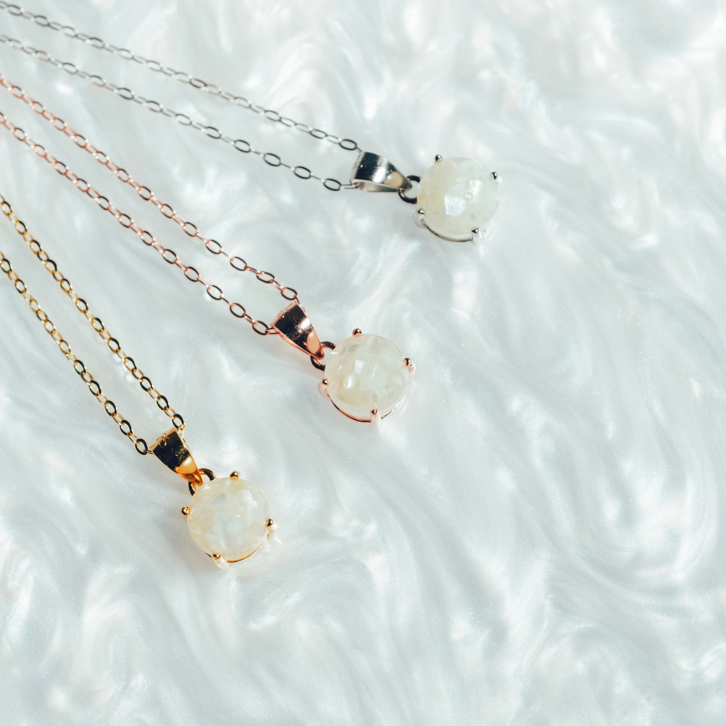 クリスタル　ネックレス【保証対象商品】